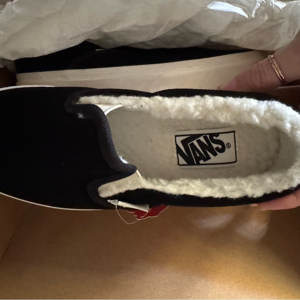 Vans Black Slip-On Shoes with Fleece Lining - Picture 2 of 4